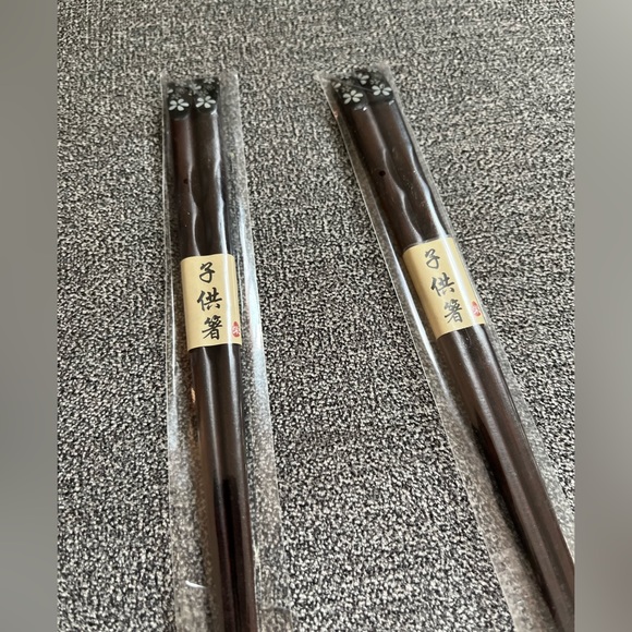 Kid’s Chopstick Set of Two from Japan high quality craftsmanship with Flower - Picture 5 of 8
